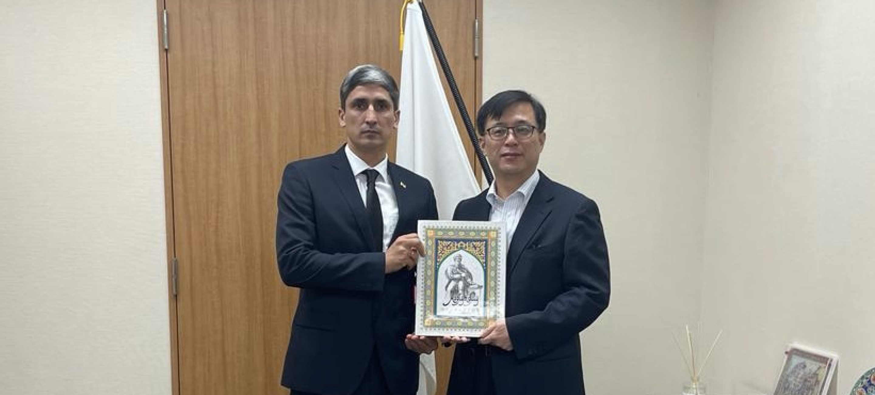 A MEETING WAS HELD WITH THE SPECIAL REPRESENTATIVE FOR CENTRAL ASIA OF THE MINISTRY OF FOREIGN AFFAIRS OF JAPAN 
